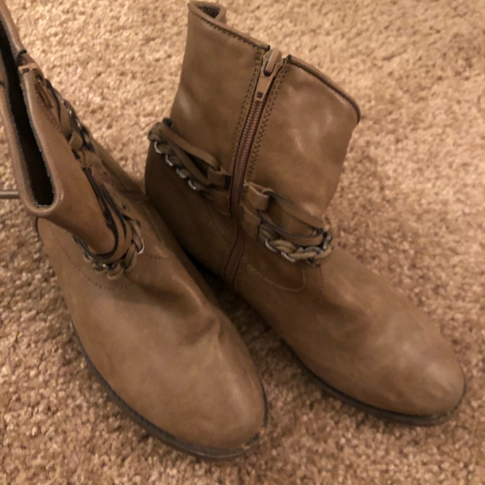 Ankle boots